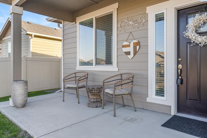Property Photo: 6711 W 38th Ave WA 99338-1529