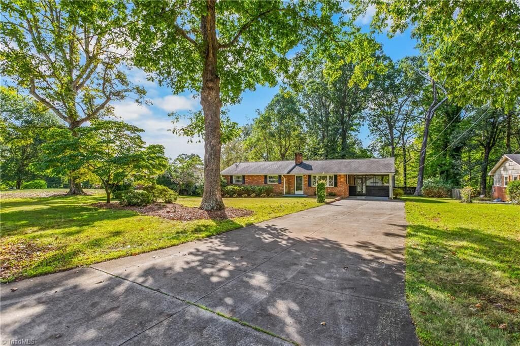 Property Photo: 160 Thacker Road NC 27045