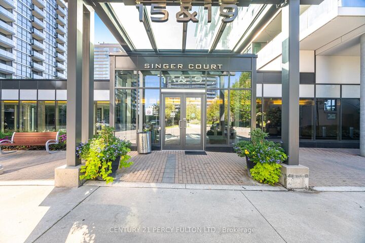 Photo de la propriété:  19 Singer Court 1518  ON M2K 0B2 