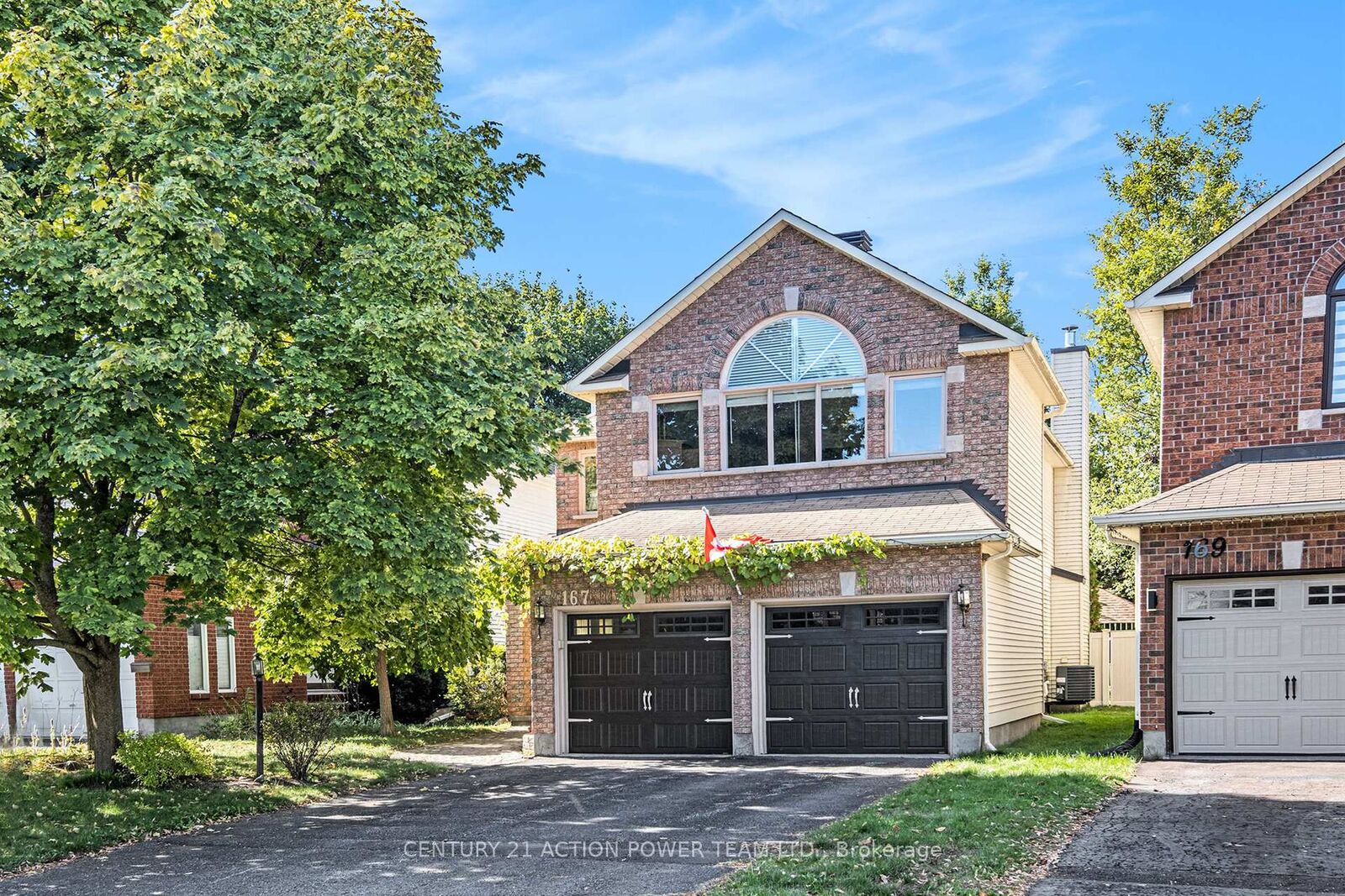 Photo de la propriété:  167 Grenadier Way  ON K2J 4M1 