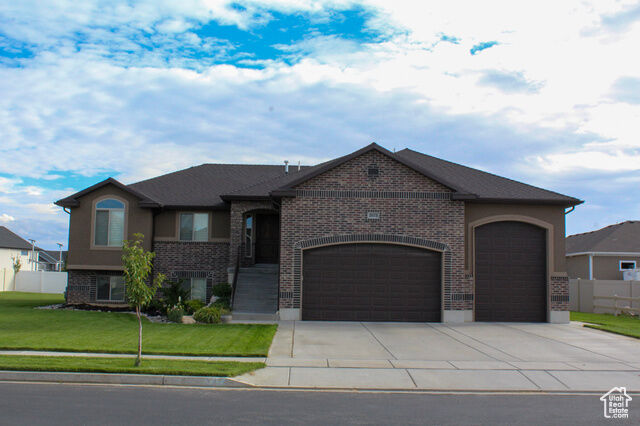 Property Photo: 2673 W 2125 N UT 84404