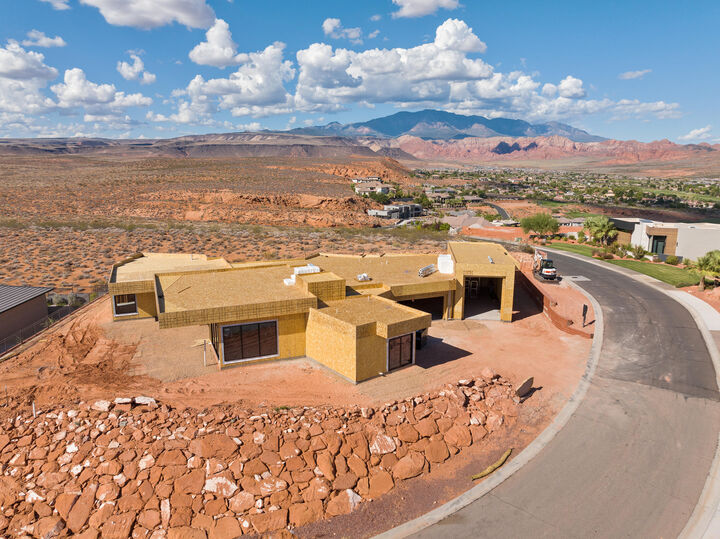 Property Photo: 147 N Westgate Hills Dr UT 84780