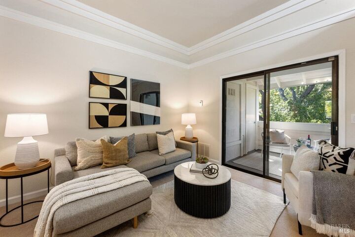 Property Photo: 32 Picadilly Court CA 94903