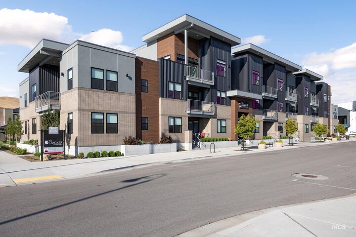 Property Photo: 4340 E Haystack St 304 ID 83716