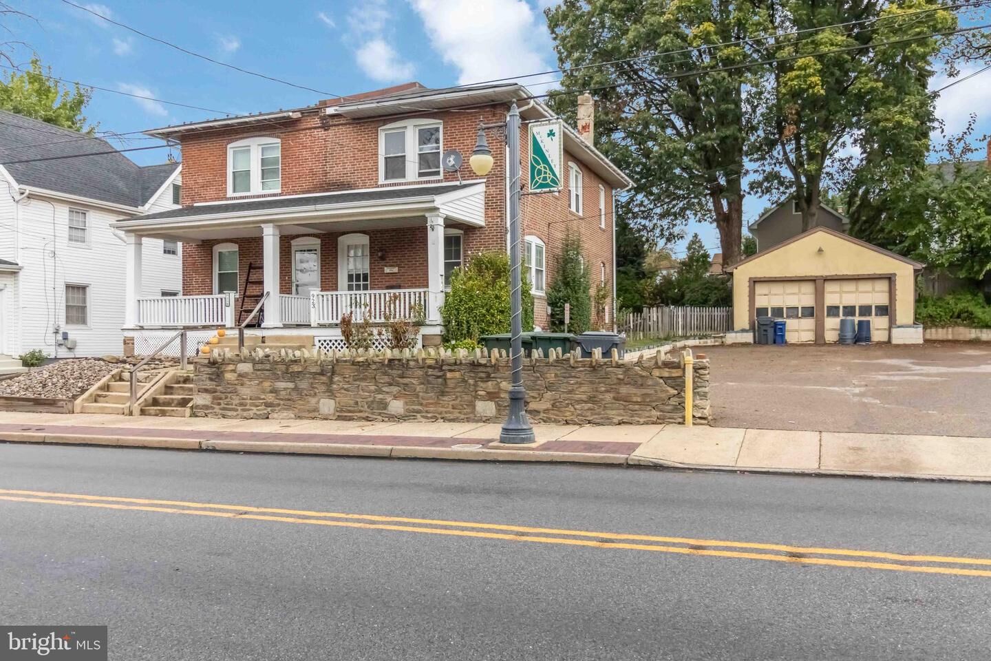 Property Photo:  923 Township Line Road  PA 19027 