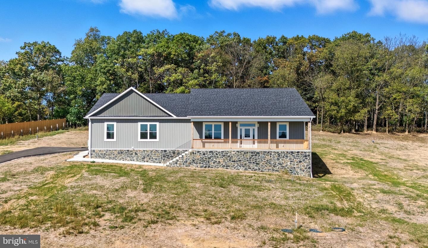 Property Photo: 607 Slonaker Lane WV 25405
