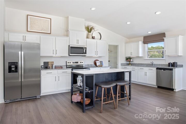 Property Photo:  4006 Cunningham Farm Drive  NC 28079 