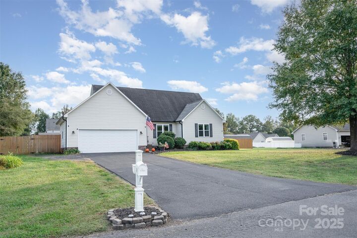 Property Photo: 245 Castle Keep Road NC 28146