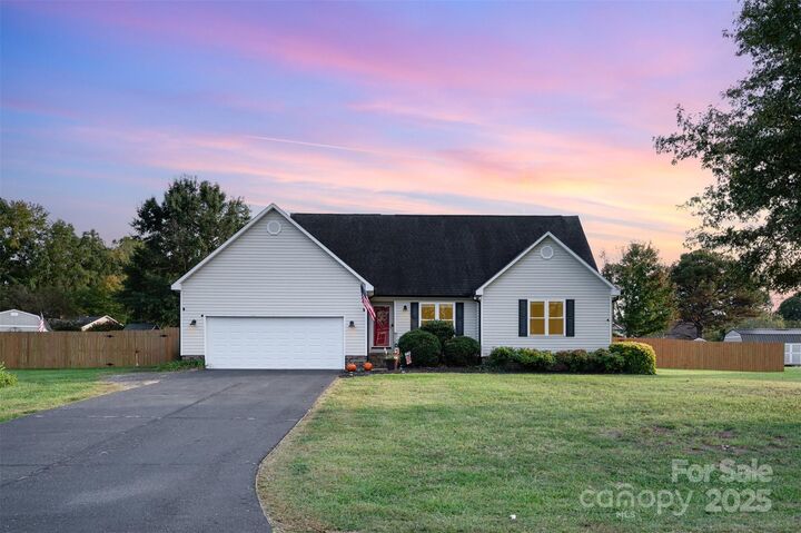 Property Photo: 245 Castle Keep Road NC 28146