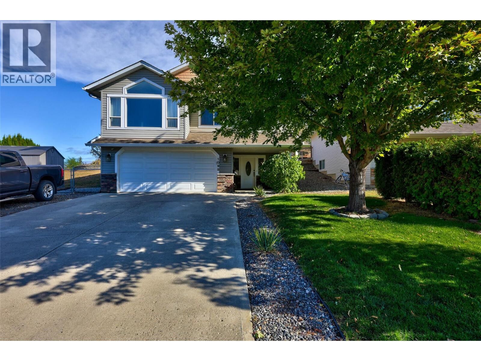 Property Photo: 1098 Quail Drive BC V2B 8N9