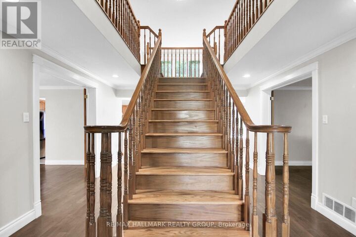 Property Photo:  1662 Hunters Run Drive  ON K1C 2H3 