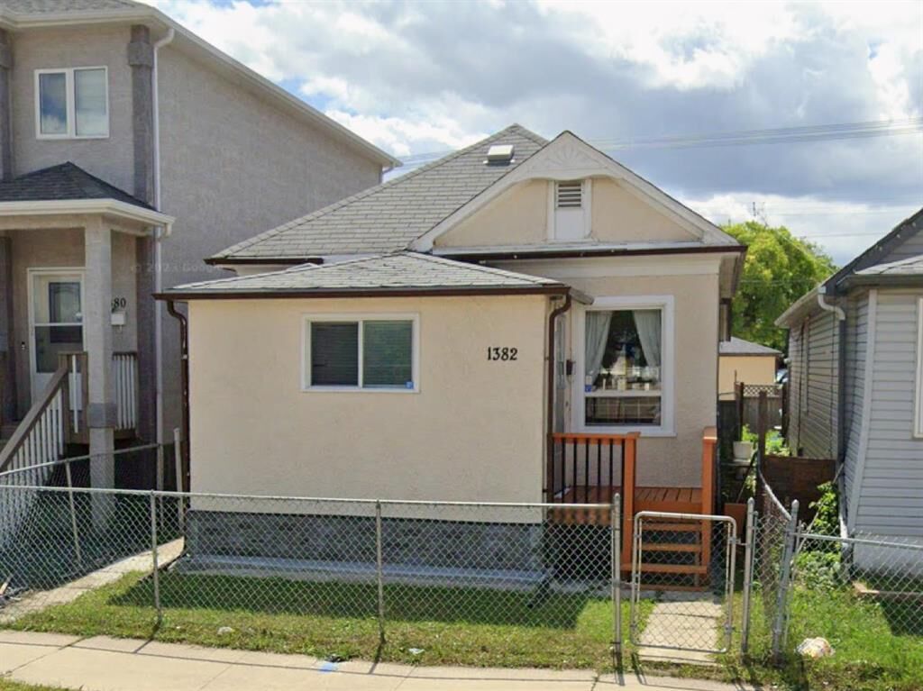 Property Photo: 1382 Alexander Avenue MB R3E 1L4