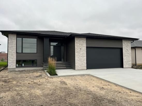 30 Caribou Bay  Steinbach MB R5G 0Z3 photo