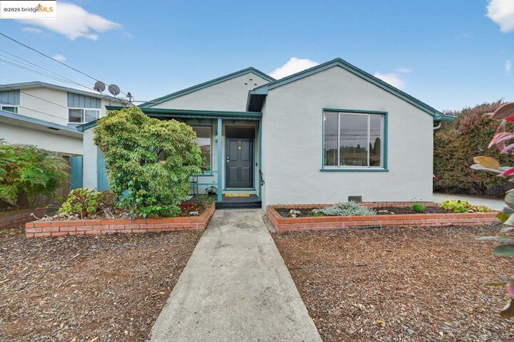 Property Photo: 1225 Elm St CA 94530