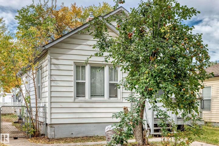 Property Photo: 12120 64 Street NW AB T5W 4J5
