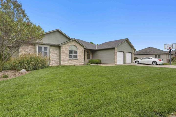 Property Photo:  6100 Tumbleweed Terrace  KS 66502