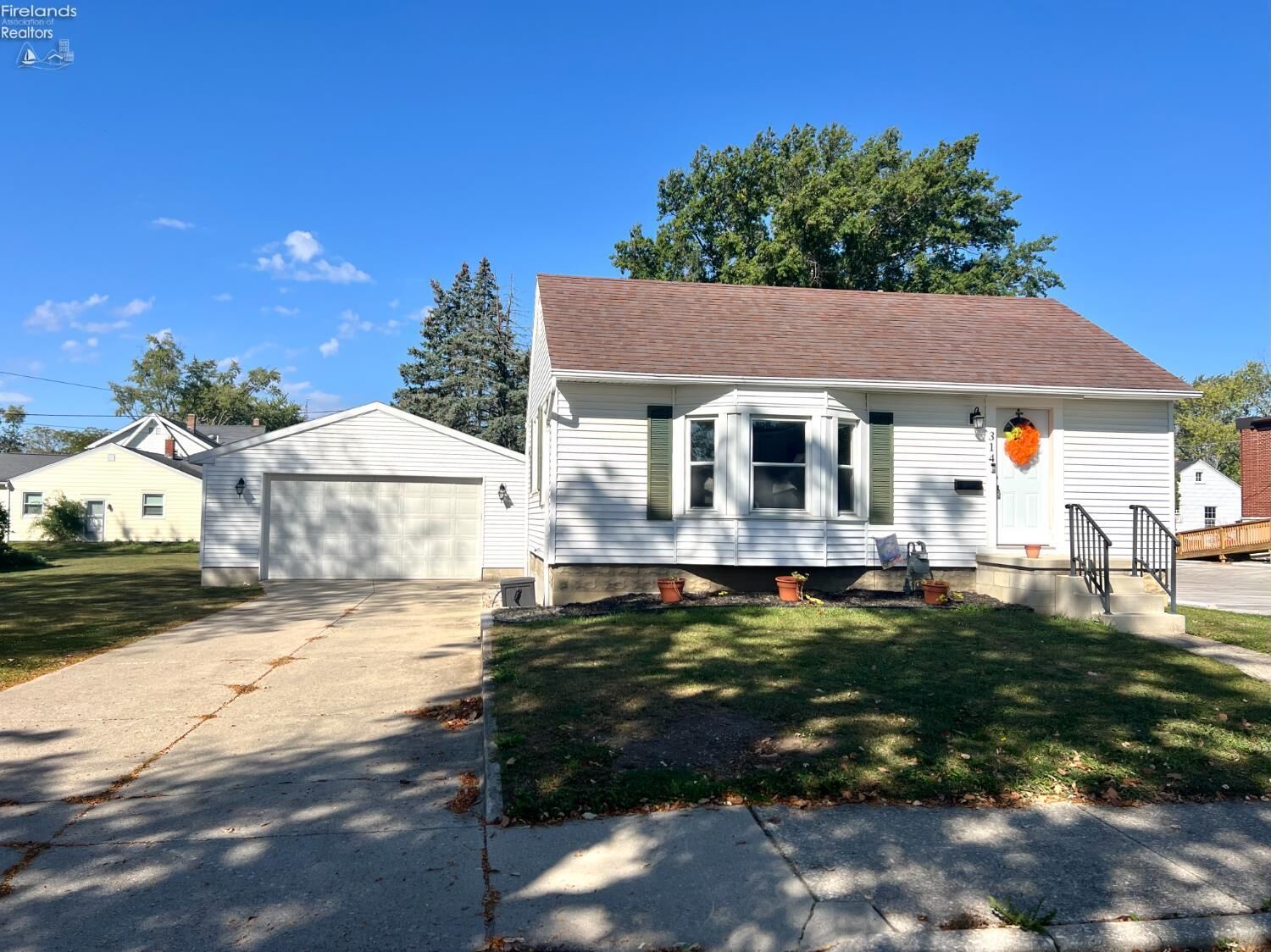 Property Photo:  314 S Collinwood Boulevard  OH 43420 