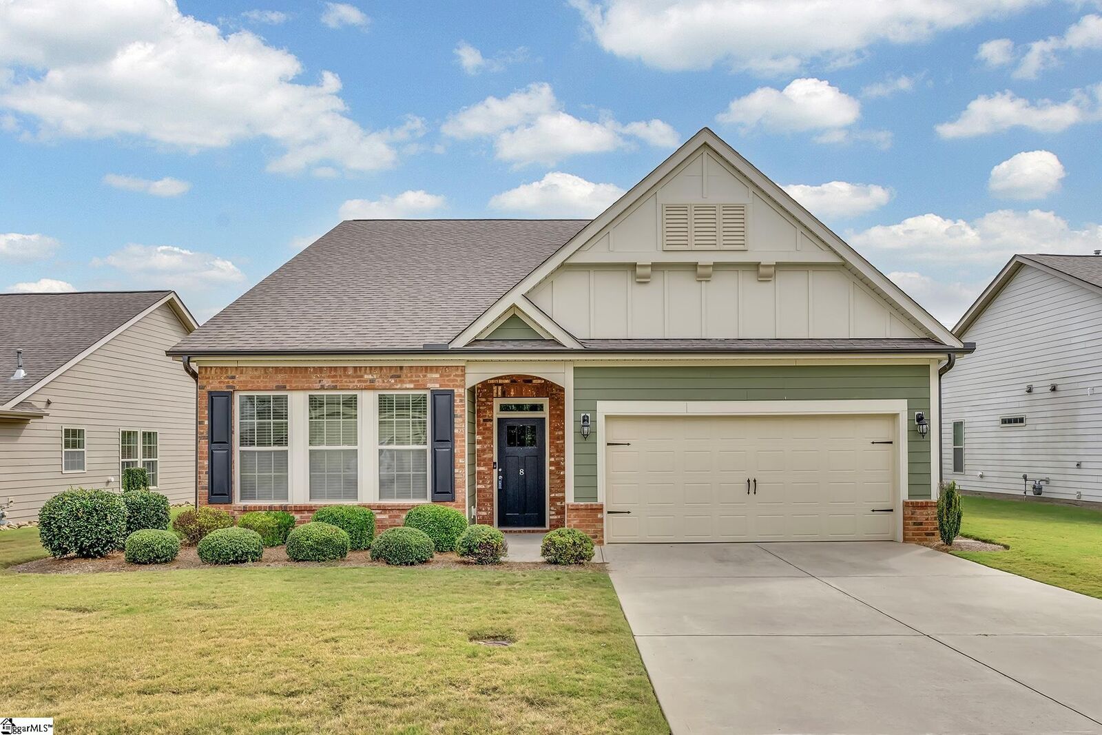 Property Photo:  8 Common Oaks Court  SC 29681 