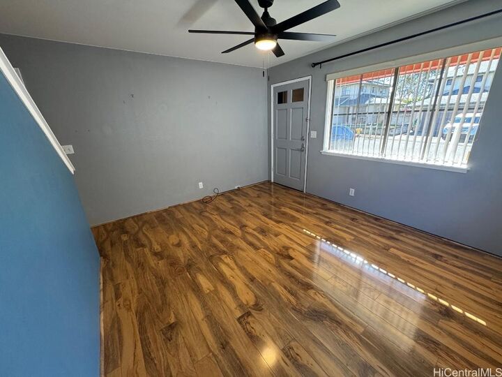 Property Photo: 95-1078 Kahakiki Street HI 96789