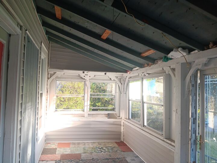 Property Photo:  1304 Broadway Street  IN 47591 