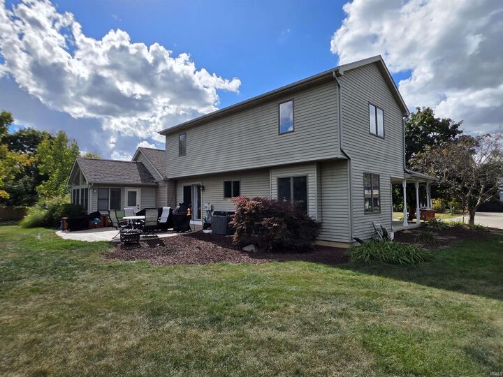 Property Photo:  2221 Hunters Cove  IN 46804 
