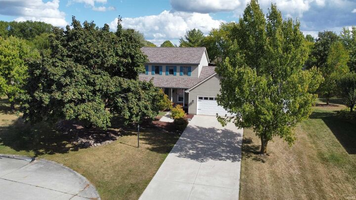 Property Photo: 2221 Hunters Cove IN 46804