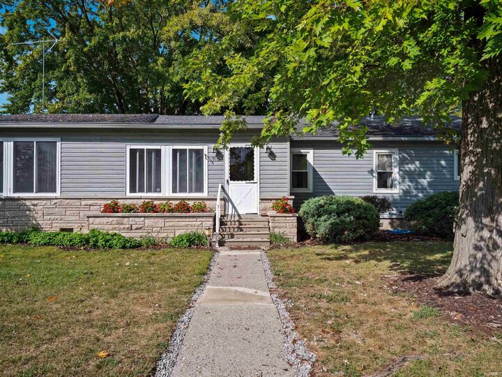 Property Photo:  910 S Ijams Street  IN 46738-1954 