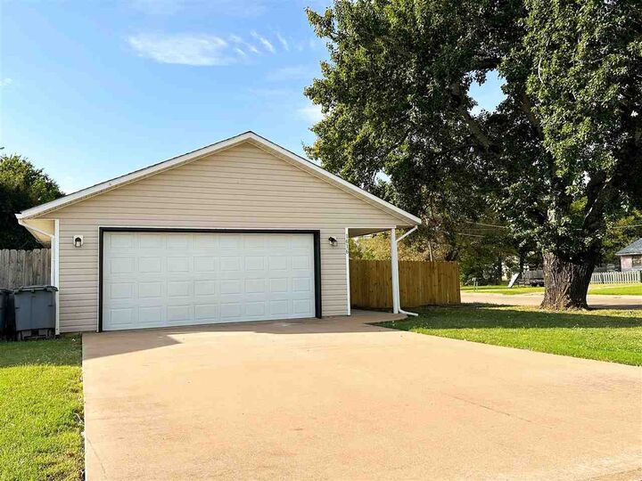 Property Photo: 1616 NW Taylor Ave OK 73507