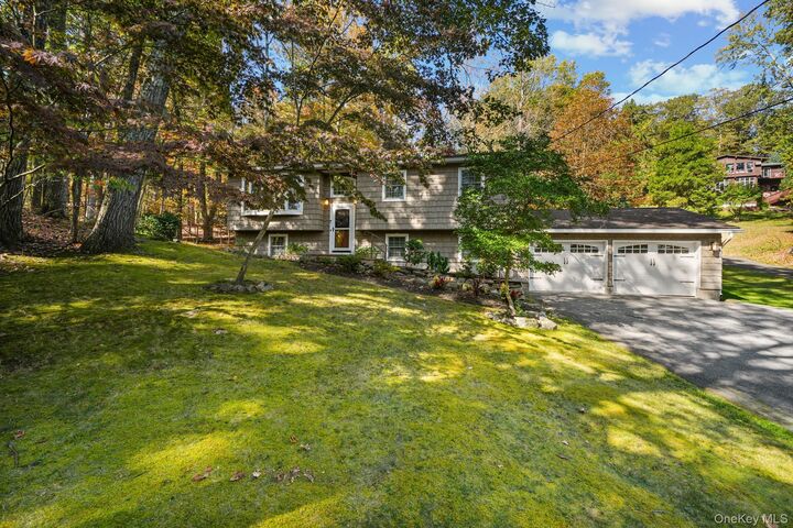 Property Photo:  1179 E Mombasha Road  NY 10950 
