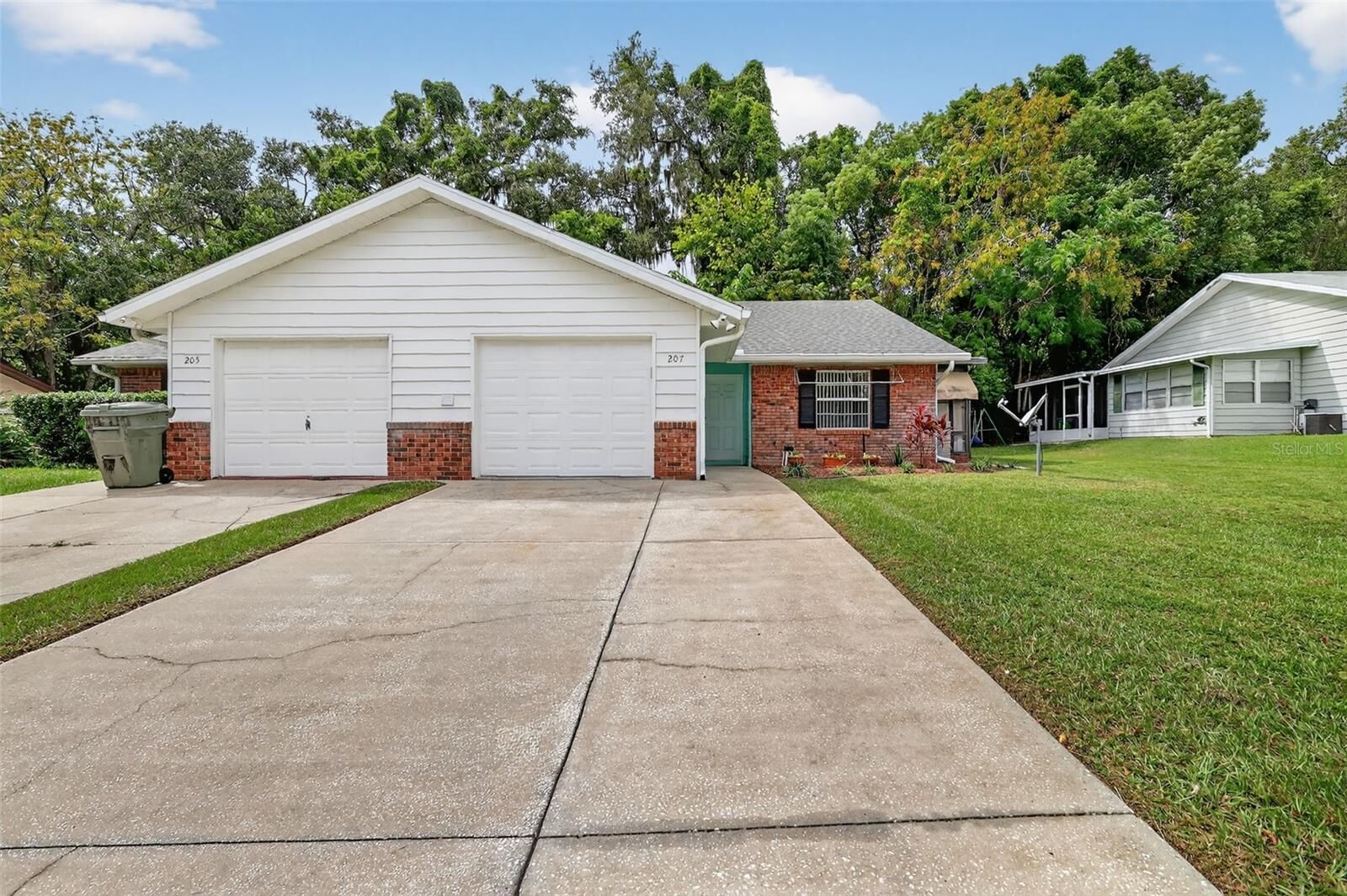Property Photo:  207 Fernwood Street  FL 34748 