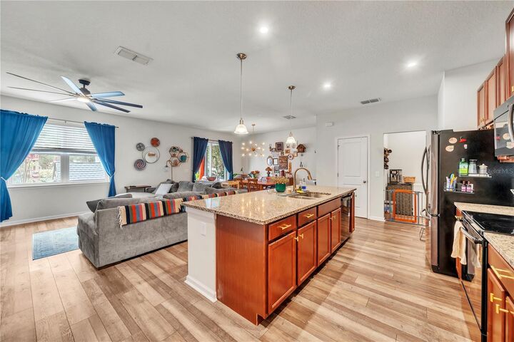 Property Photo:  3894 Crawley Down Loop  FL 32773