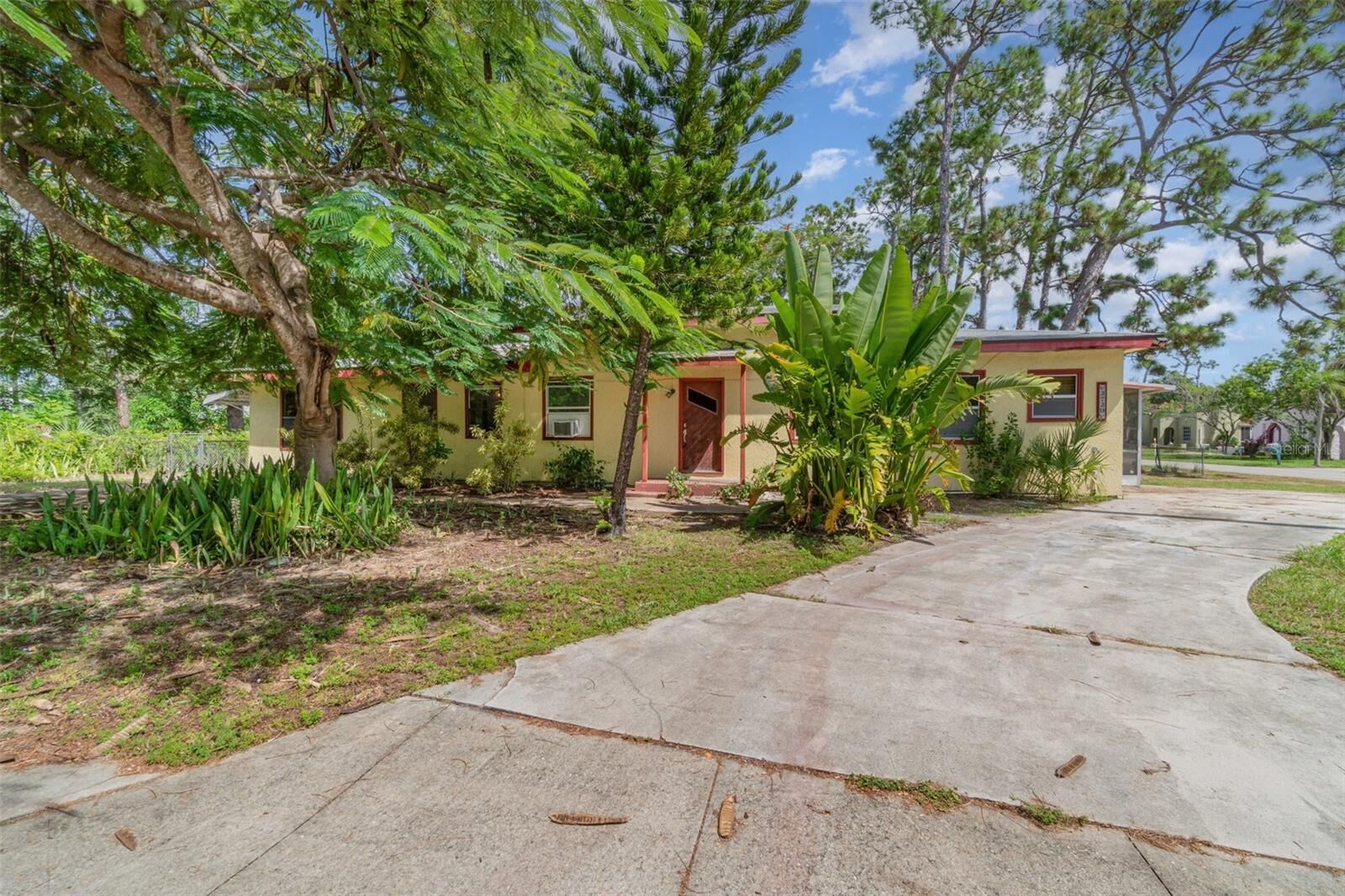 Property Photo:  2729 Broadway  FL 33901 