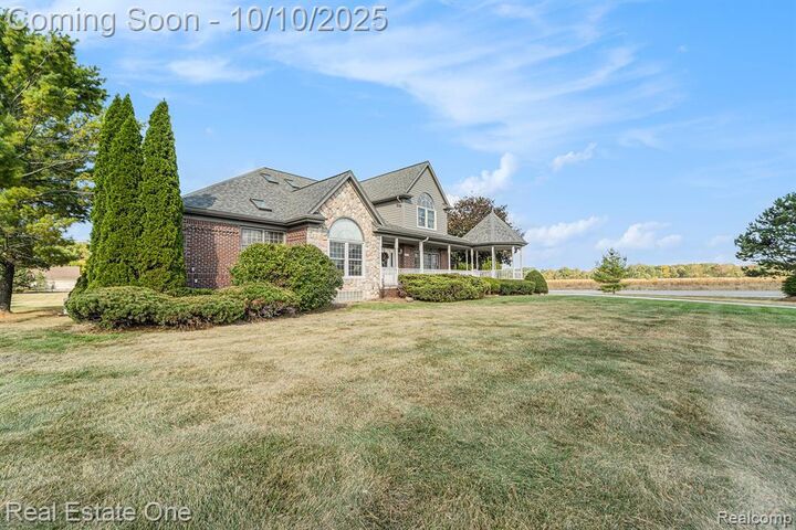 Property Photo:  18501 Henry Court  MI 48096 3549
