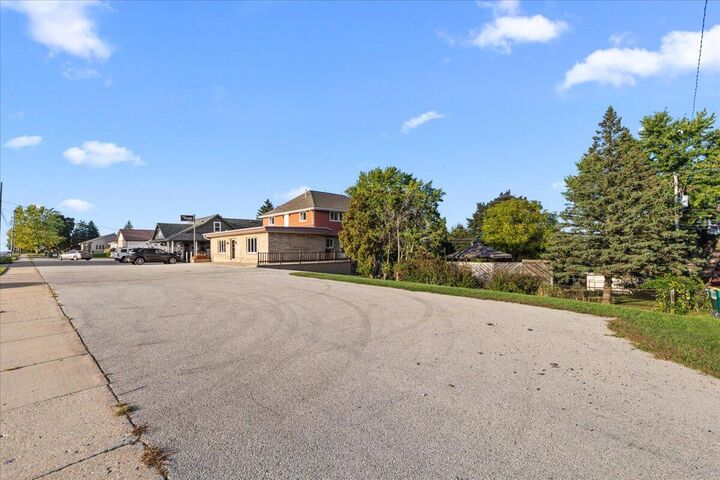 Property Photo: 1817 N Main St 1819 WI 53090