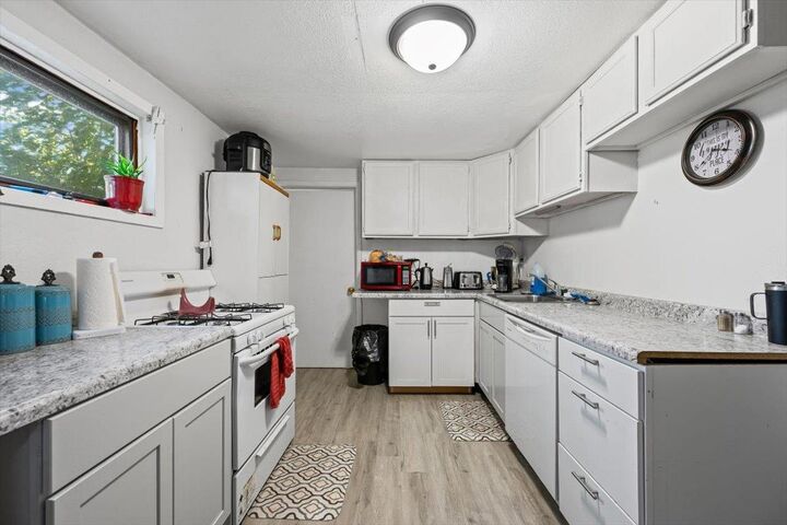 Property Photo: 206 6th Avenue SD 57717-0000