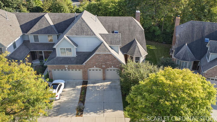 725 Kingsbrook Glen  Glen Ellyn IL 60137 photo