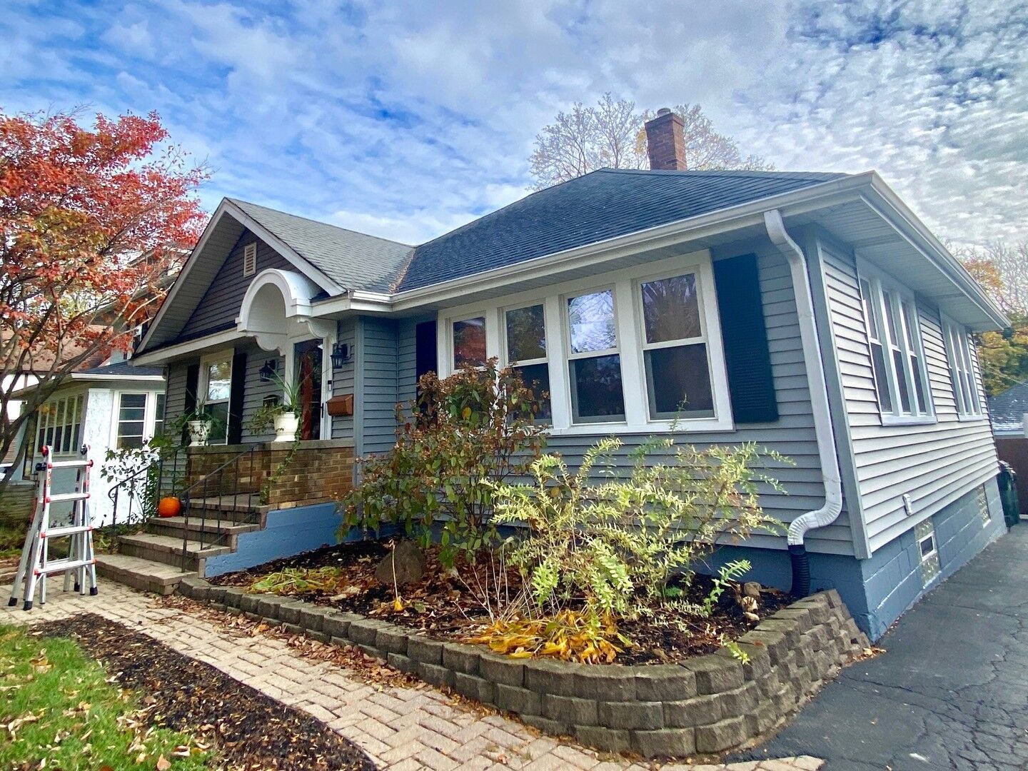 Property Photo: 344 Fairview Avenue IL 60185