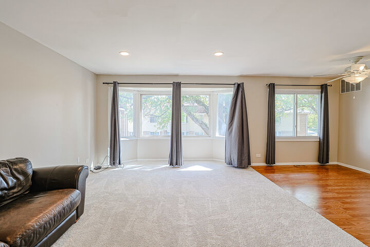 Property Photo:  3008 Roberts Drive 5  IL 60517 