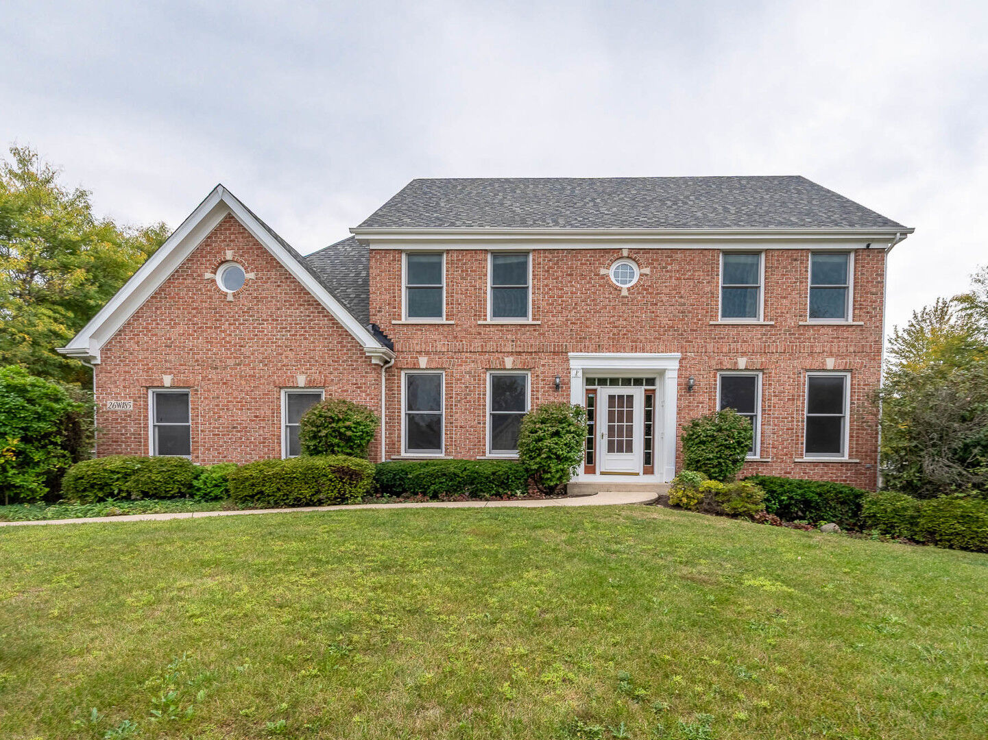 Property Photo:  26W185 Meadowview Court  IL 60187 