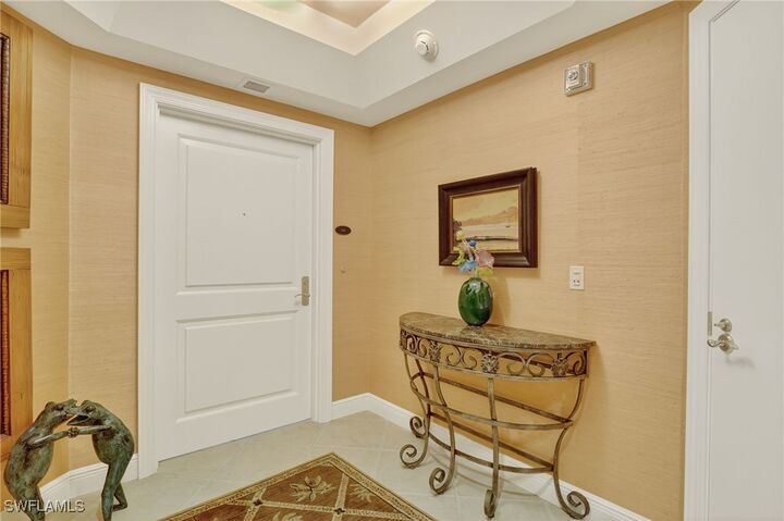Property Photo: 1060 Borghese Lane 403 FL 34114