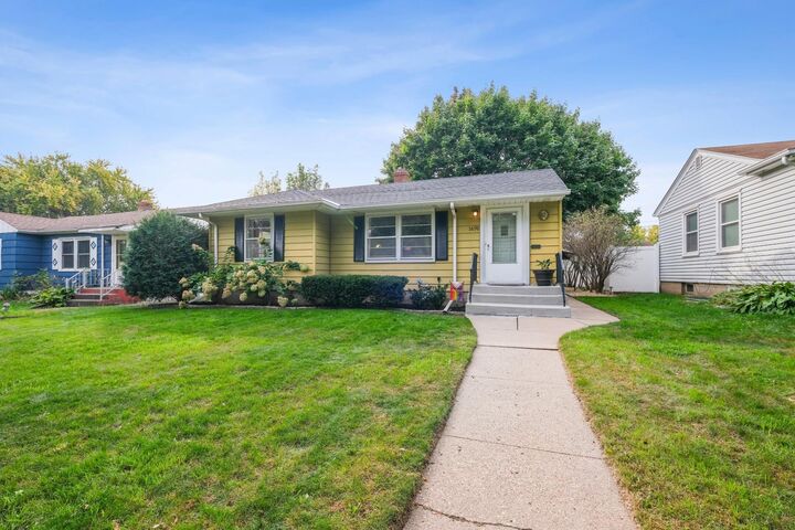 Property Photo: 1676 Montana Avenue E MN 55106