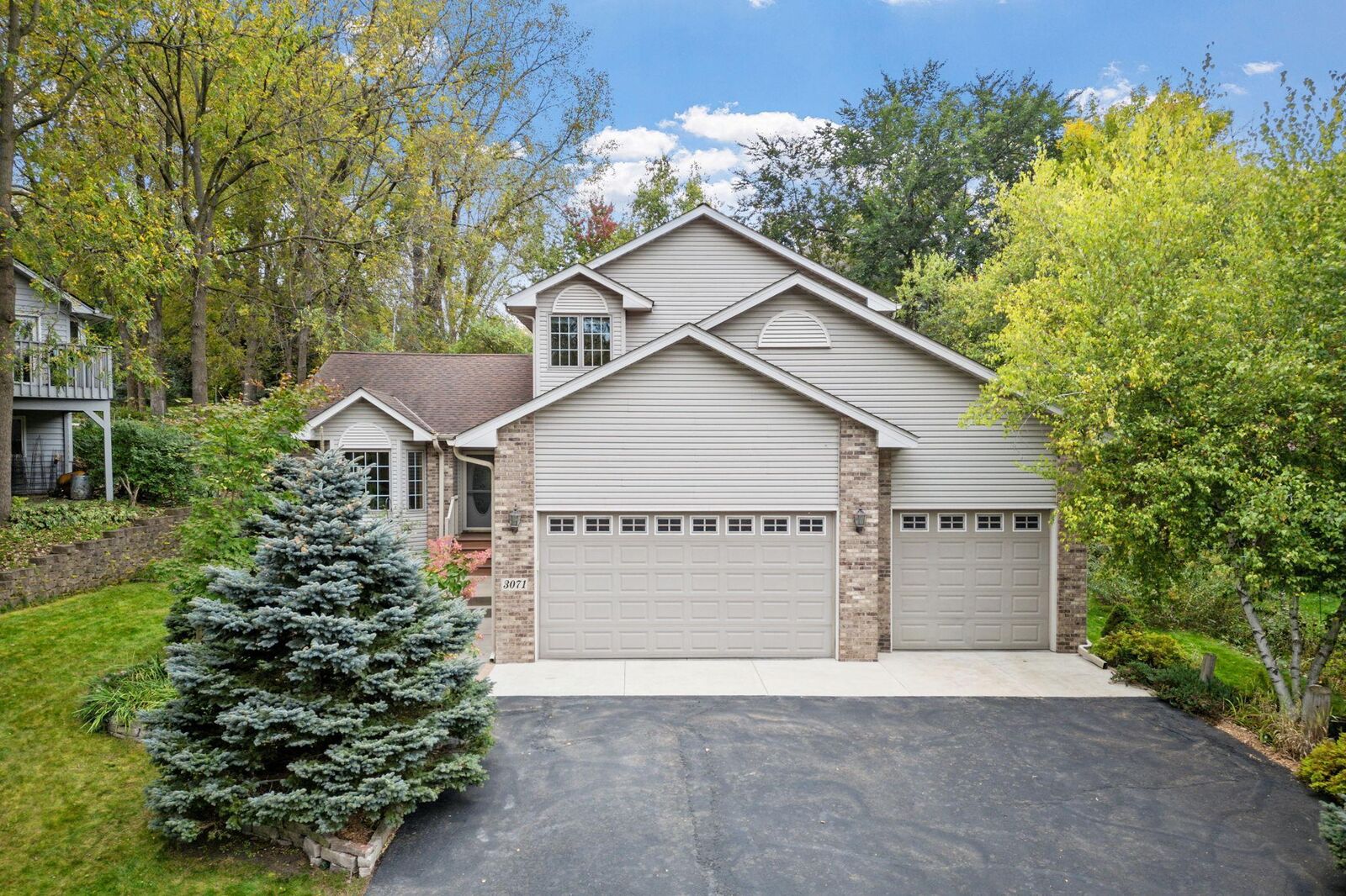 Property Photo:  3071 Avon Street N  MN 55113 
