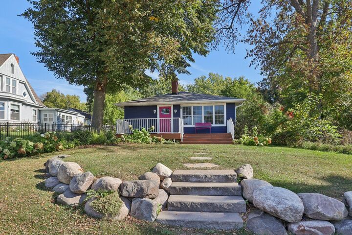 Property Photo:  132 Summit Avenue  MN 55012 