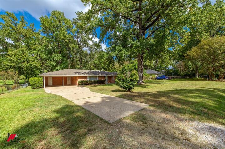 Property Photo:  2942 Millard Street  LA 71108 