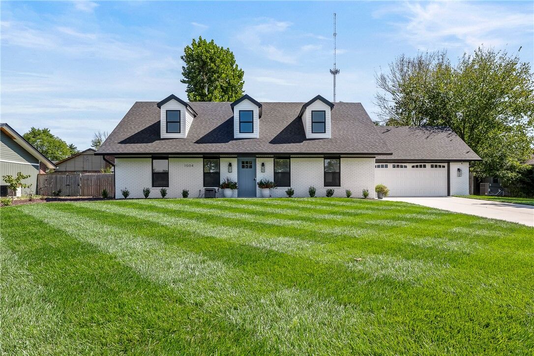 Property Photo:  1004 Robin Haven Drive  AR 72712 