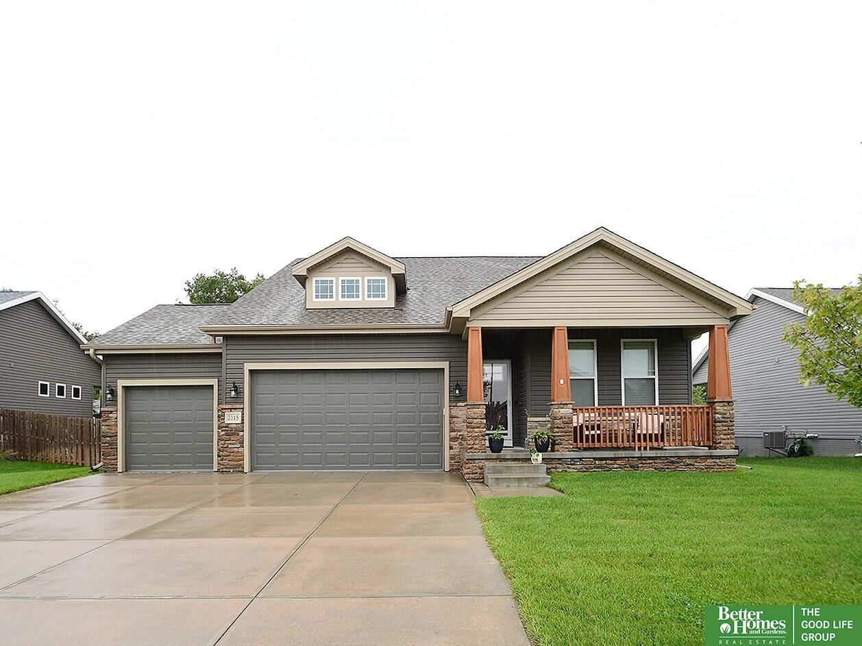 Property Photo:  2115 Skyhawk Avenue  NE 68133 