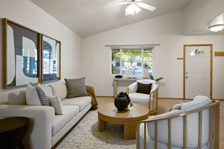 Property Photo:  1473 NE Mable Court  OR 97701