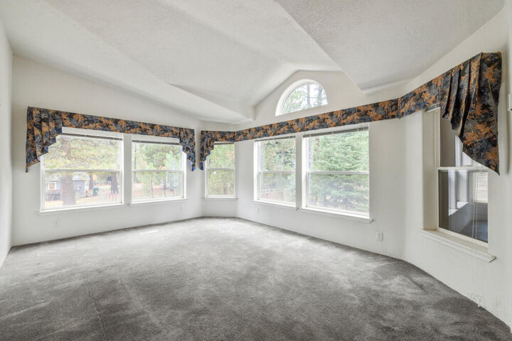 Property Photo:  22604 Horseshoe Way  OR 97601 