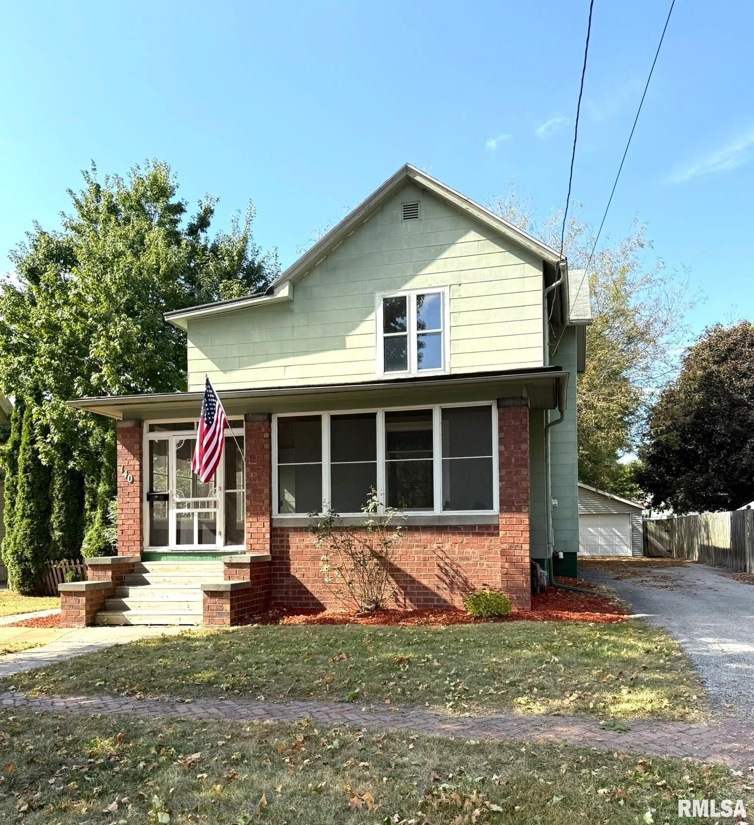 Property Photo: 140 Fulton Street IL 61401