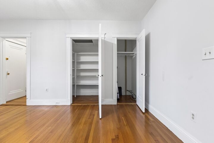 Property Photo:  116 Riverway St 14  MA 02215 